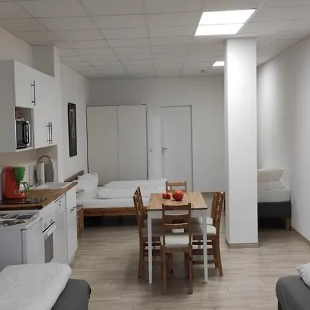 Apartmán Eleonoras In Stadt Mit Terrasse Im Erdgeschoss Inklusive Eigenen Parkplaetzen Vor Der Tuer