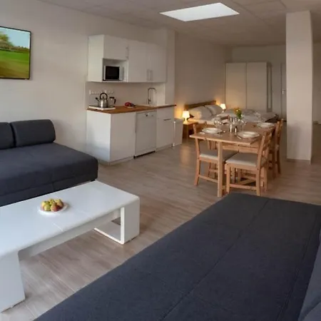 Eleonoras In Stadt Mit Terrasse Im Erdgeschoss Inklusive Eigenen Parkplaetzen Vor Der Tuer Würzburg