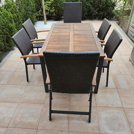 Eleonoras In Stadt Mit Terrasse Im Erdgeschoss Inklusive Eigenen Parkplaetzen Vor Der Tuer *