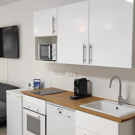 Eleonoras In Stadt Mit Terrasse Im Erdgeschoss Inklusive Eigenen Parkplaetzen Vor Der Tuer Würzburg