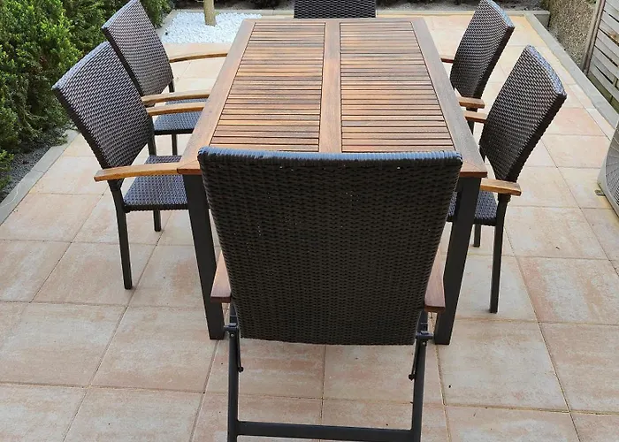 Eleonoras In Stadt Mit Terrasse Im Erdgeschoss Inklusive Eigenen Parkplaetzen Vor Der Tuer *