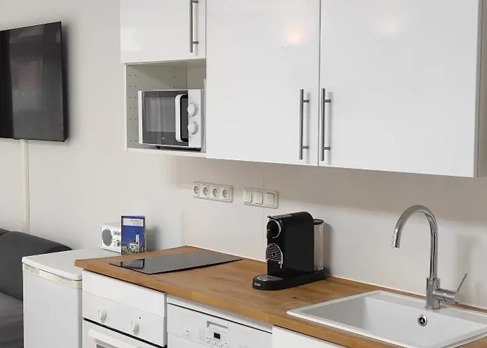 Eleonoras In Stadt Mit Terrasse Im Erdgeschoss Inklusive Eigenen Parkplaetzen Vor Der Tuer Würzburg